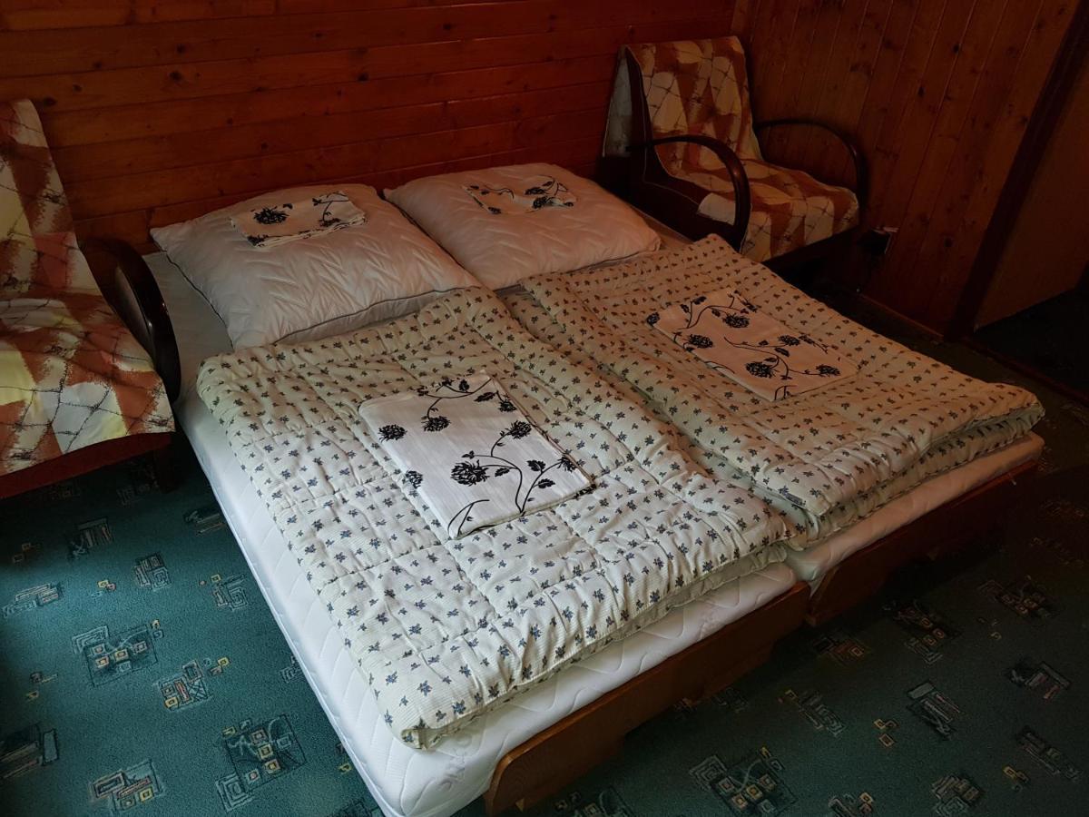 Slovak Cottage Near Bratislava In The Heart Of The Carpathians مودرا المظهر الخارجي الصورة