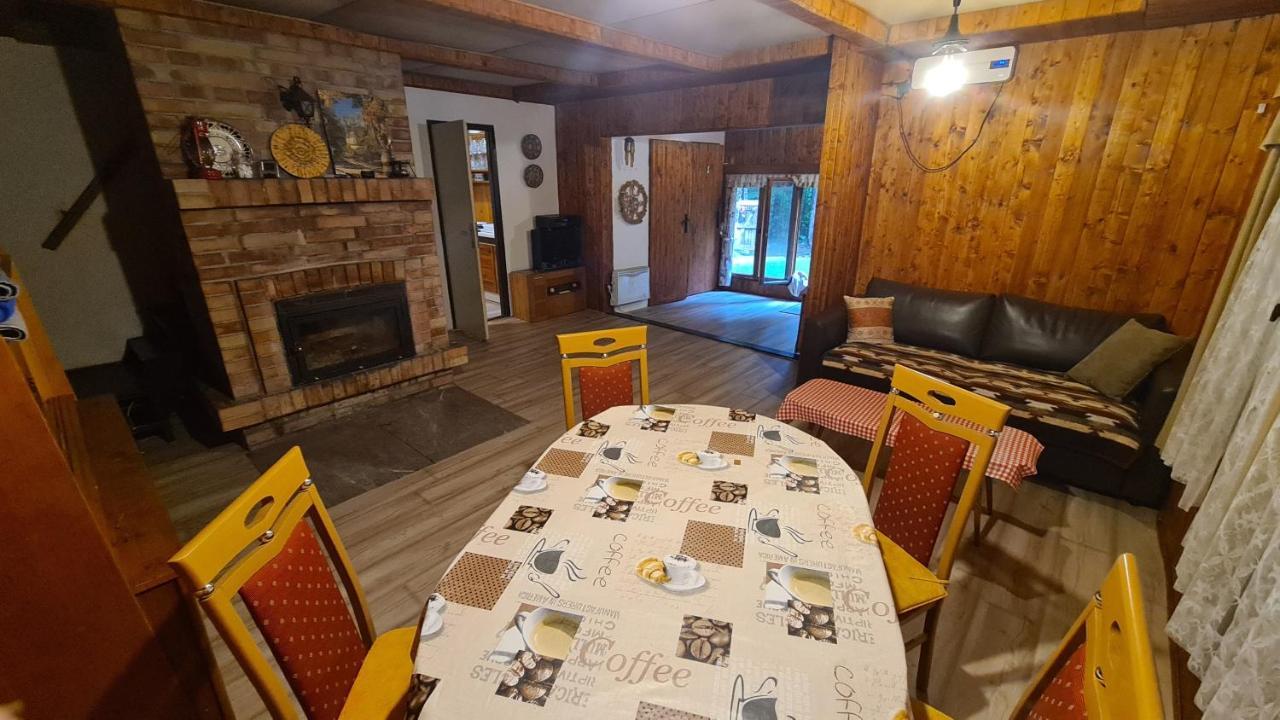 Slovak Cottage Near Bratislava In The Heart Of The Carpathians مودرا المظهر الخارجي الصورة